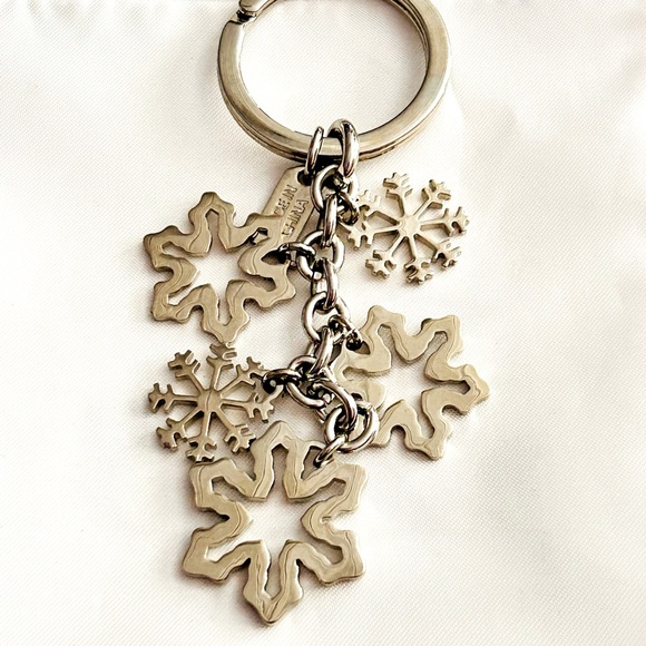 💰 SOLD💰Coach Snowflake Keychain/ Bag Charm - Picture 6 of 7